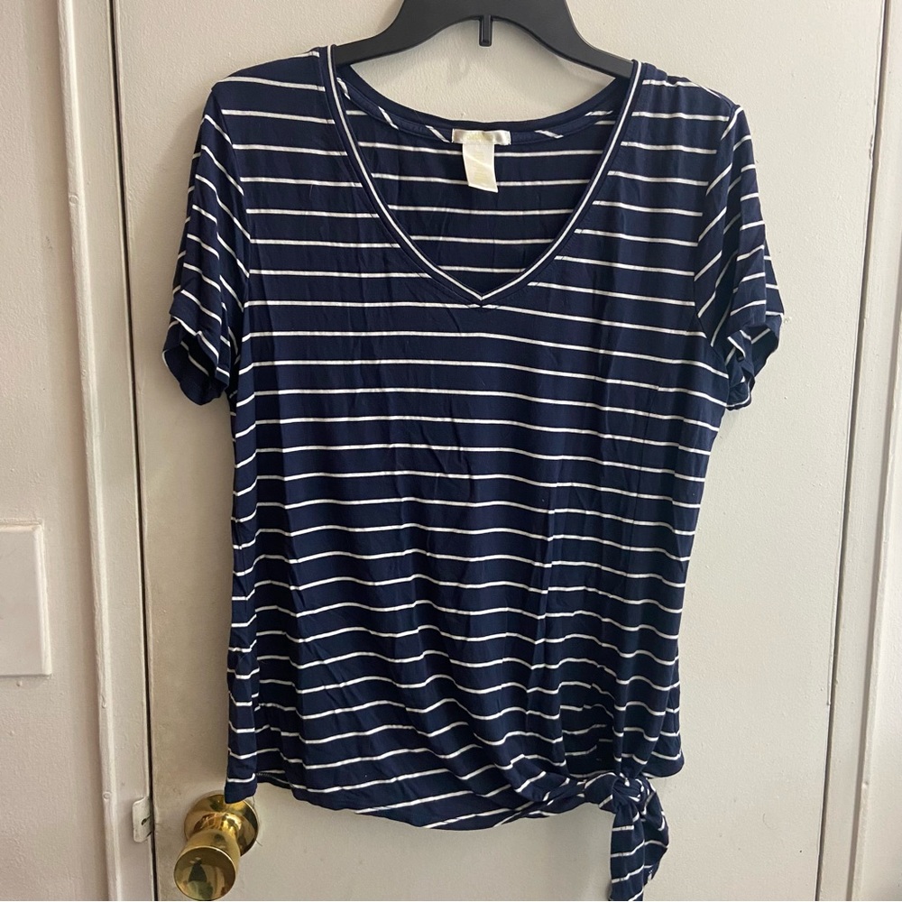 Matty M Women's Twist Knot V-Neck Top Relaxed Fit T-shirt